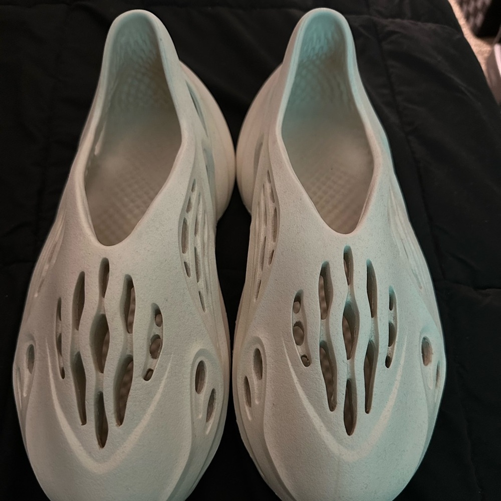 Yeezy foam runner size 9 " sand "
